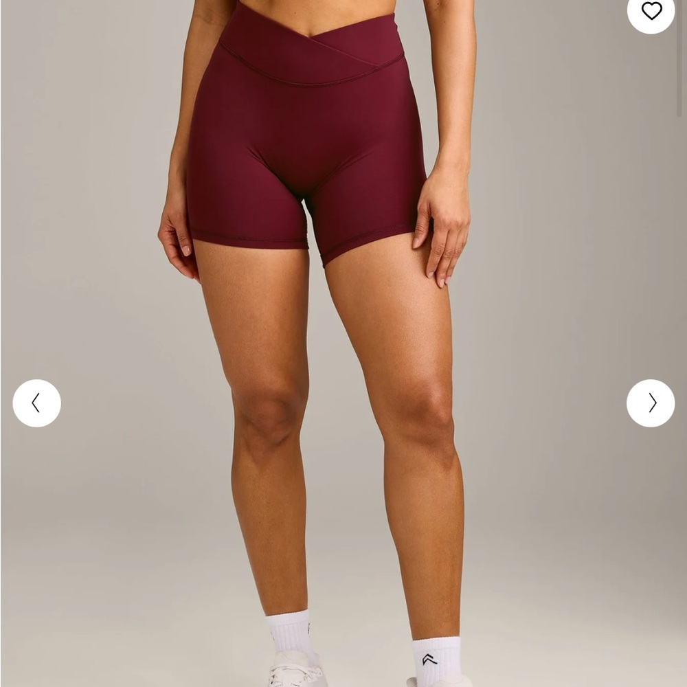 High-Waist V-Crossover Burgundy Women’s Performance Shorts